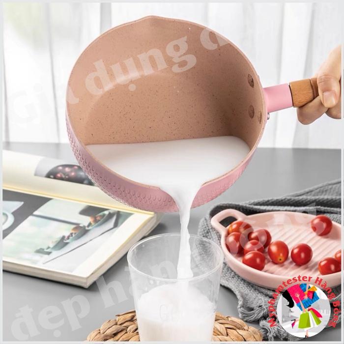 Chảo, Nồi Sâu Lòng Chống Dính 18cm Chiên Xào Nấu Quánh Sâu Lòng Tay Cầm Gỗ Màu Pastel Tiện Lợi