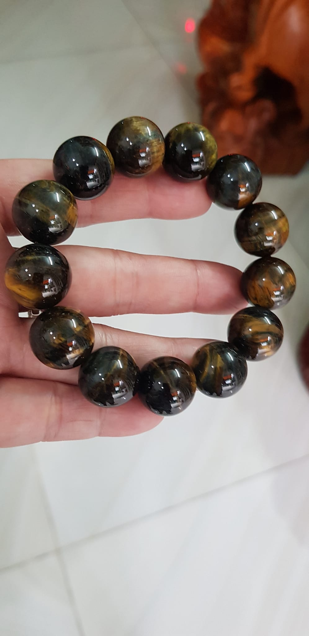 Vòng đeo Tay Nam ĐÁ MẮT HỔ Vàng Xanh tự nhiên size hạt 16mm 13 Viên Nam Mệnh THUỶ Mệnh Mộc đeo Vòng hợp phong thủy làm ăn, kinh doanh tốt đẹp phát đạt tốt sức khỏe ạ