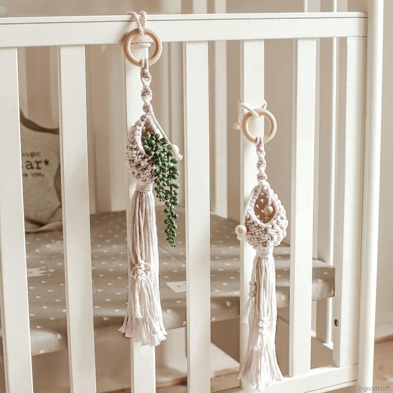 Chậu cây bằng dây cotton thắt thủ công dùng trang trí tường nhà
