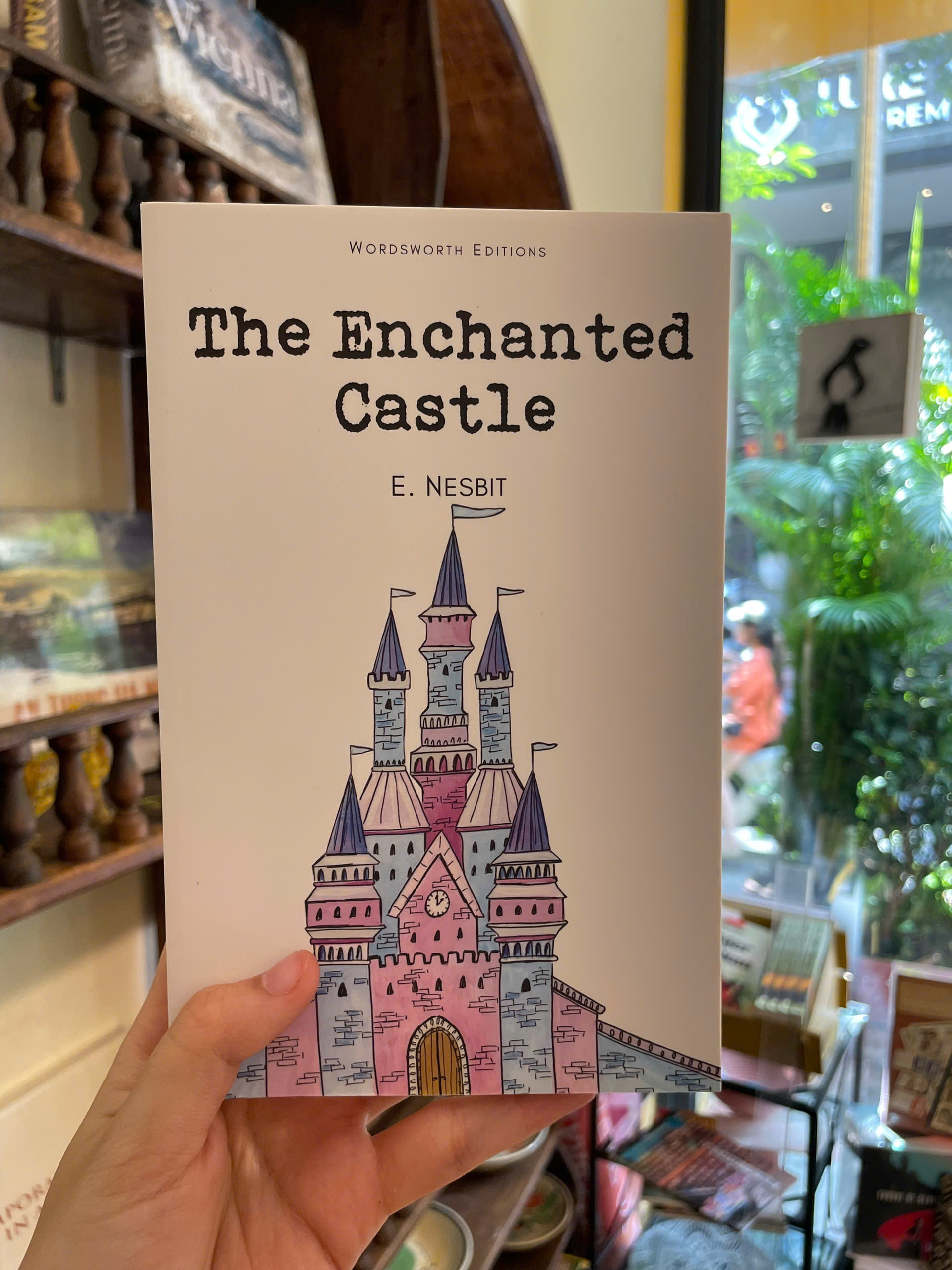 Sách - The Enchanted Castle by Edith Nesbit - Fantasy/Classics/Childrens book in English