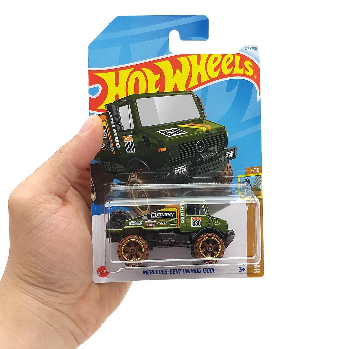 Đồ Chơi Mô Hình Siêu Xe - Hot Wheels C4982 - 178/250 - Mercedes-Benz Unimog U 1300L (Mẫu Màu Giao Ngẫu Nhiên)