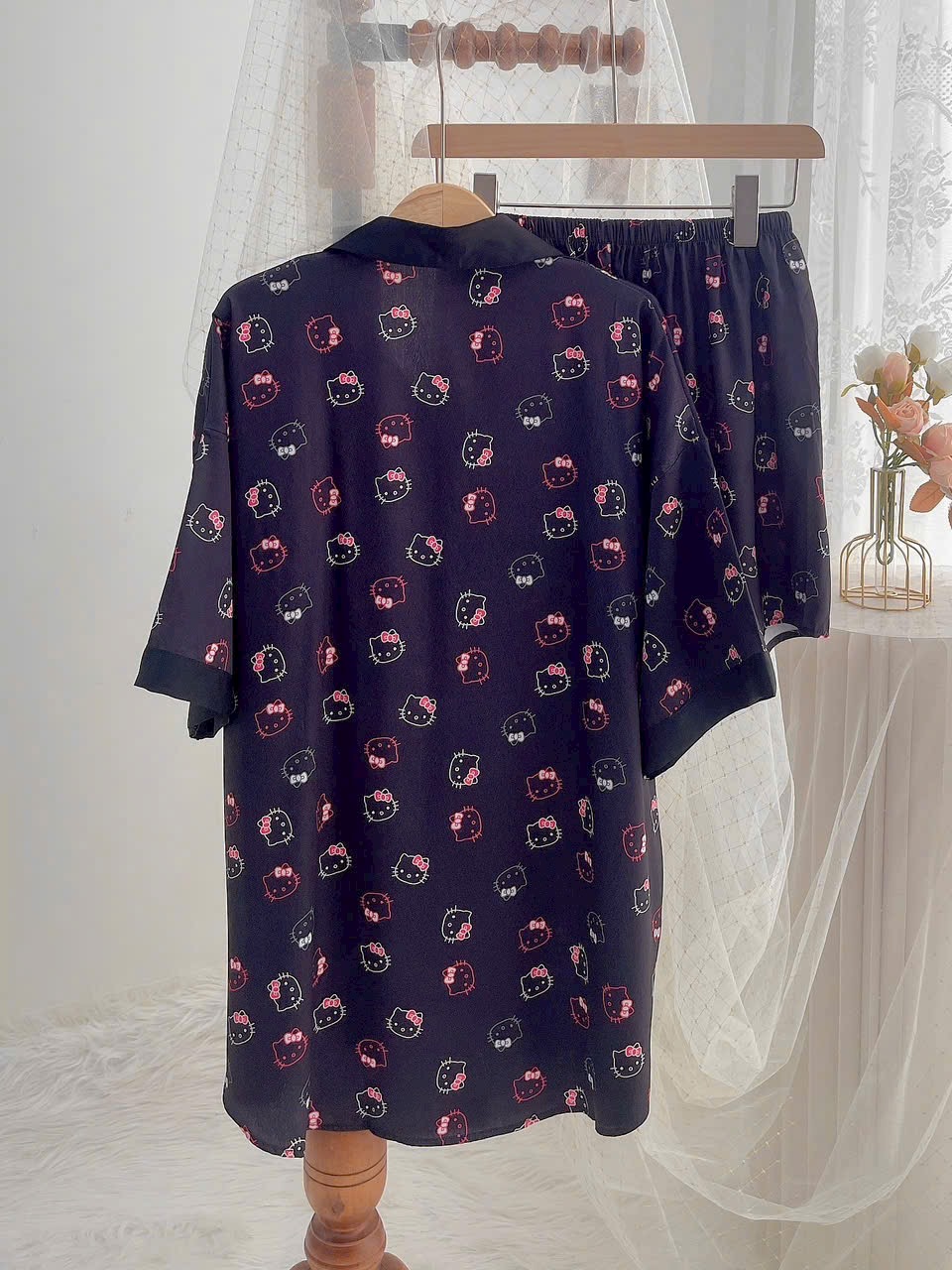 Bộ Đồ Ngủ Hello Kitty Xinh Xắn Lụa Quảng Châu Cao Cấp