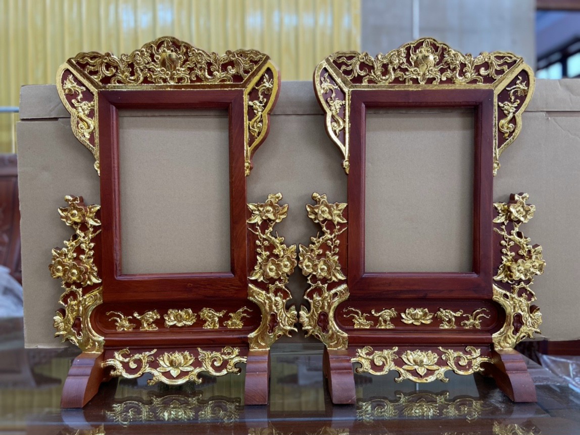 Khung ảnh thờ cúng bằng gỗ gõ đỏ kt lồng ảnh 21×31cm