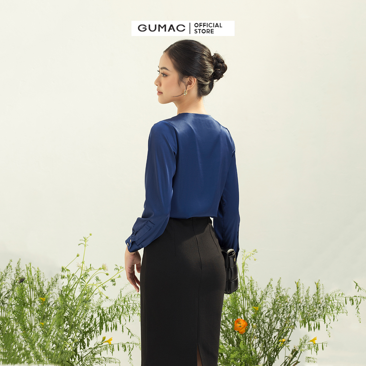 Áo kiểu nữ GUMAC AC03047 cổ tròn khoét giọt nước tay dài thanh lịch