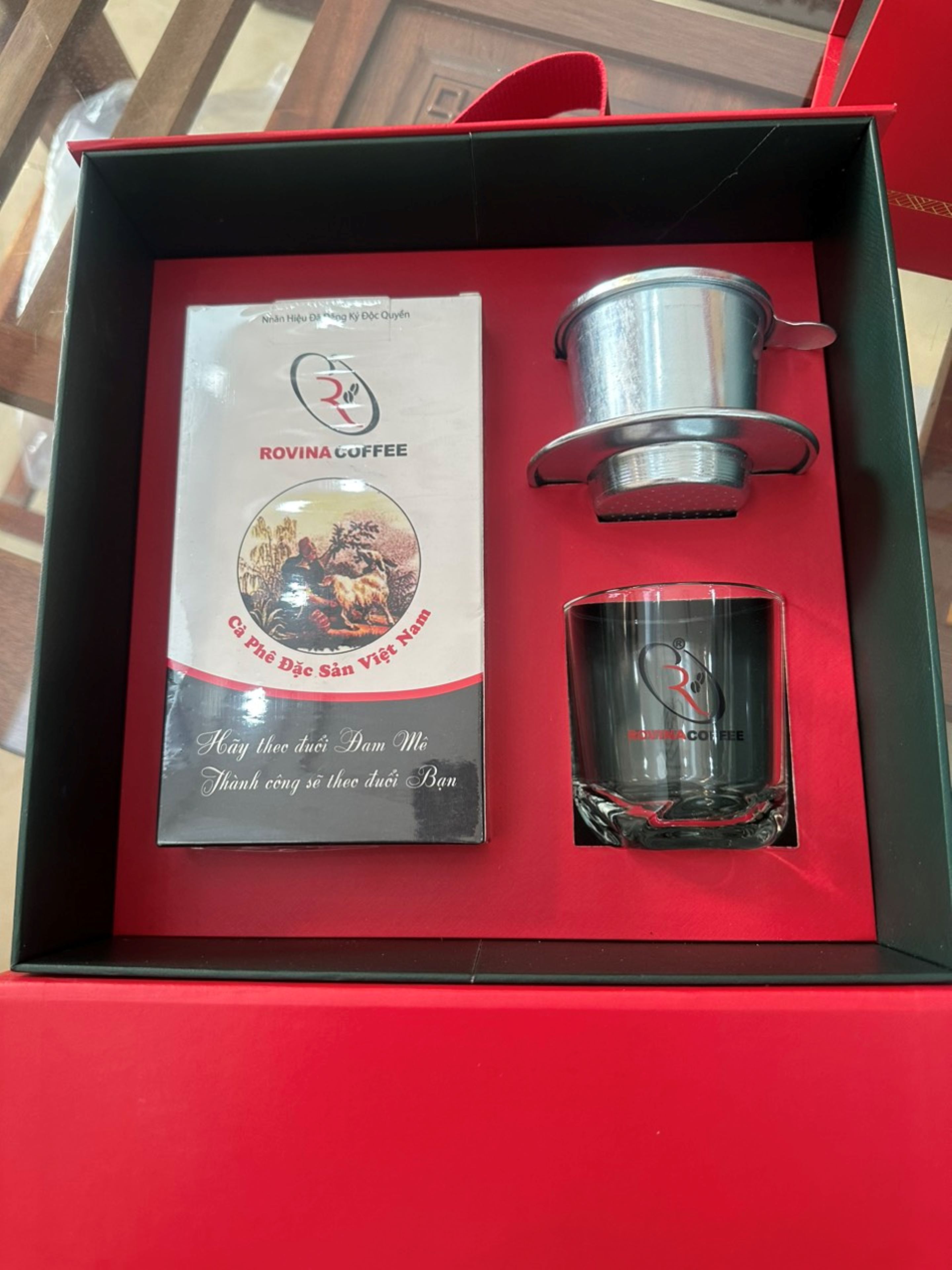 Hộp Cà Phê Quà Tặng Số 2, Cà Phê Đặc Sản Pha Phin, Hương Thơm Quyến Rũ, Đậm Đà - Quà Tặng Sang Trọng, Cao Cấp Từ Rovina Coffee