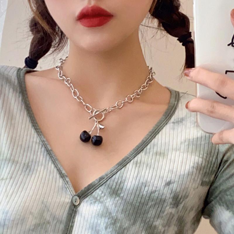 Dây Chuyền Mặt Quả Cherry Màu Đen Phong Cách Cổ Điển