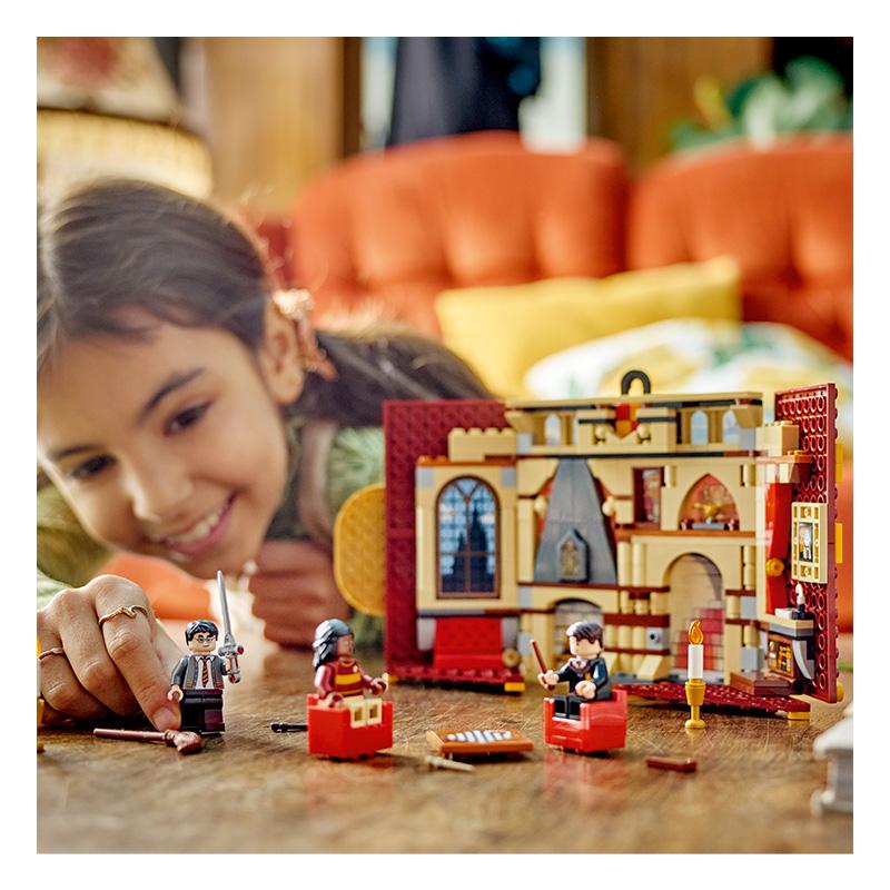 Đồ Chơi Lắp Ráp LEGO Bộ Cờ Nhà Gryffindor 76409