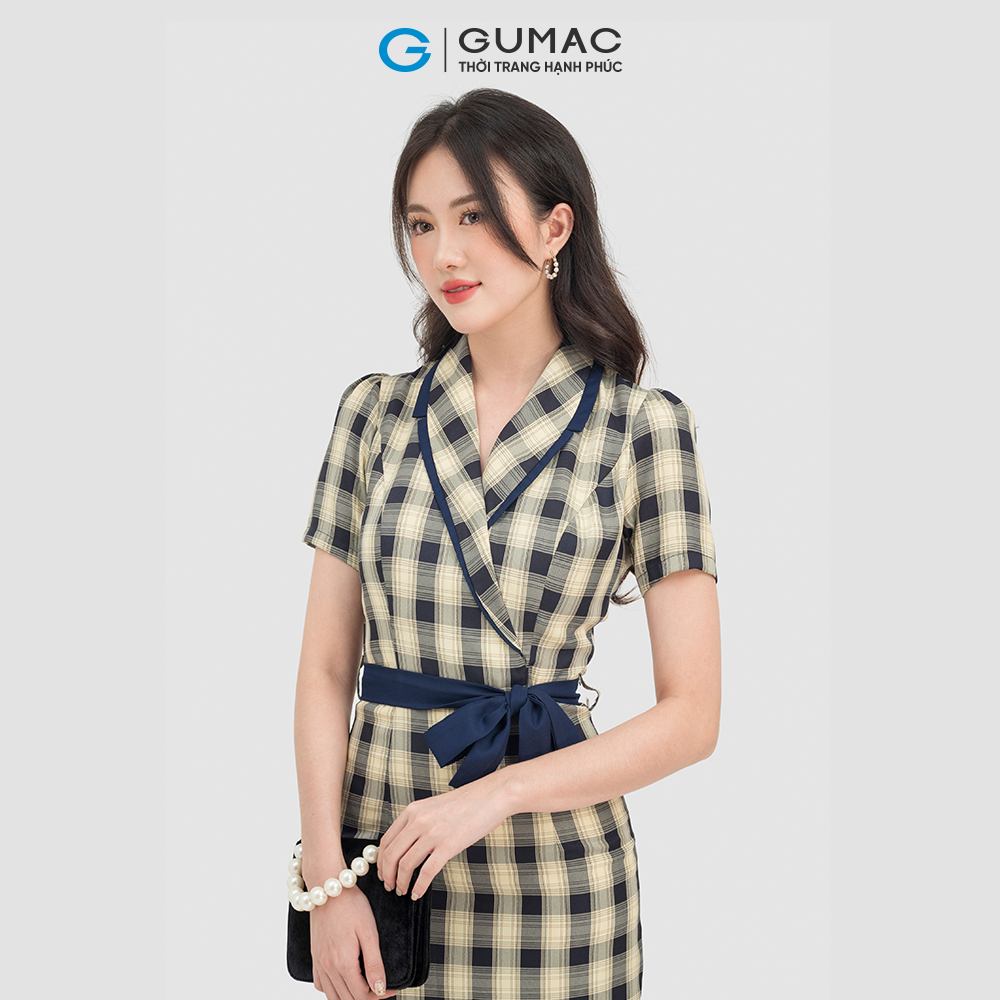 Đầm dáng ôm nữ GUMAC DC07018,sọc ca rô cổ vest phối nơ sang trọng