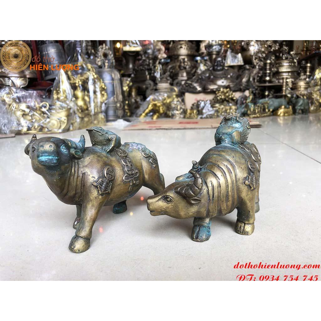 Đôi Trâu Cõng Cóc Và Củ Cải Tài Lộc
