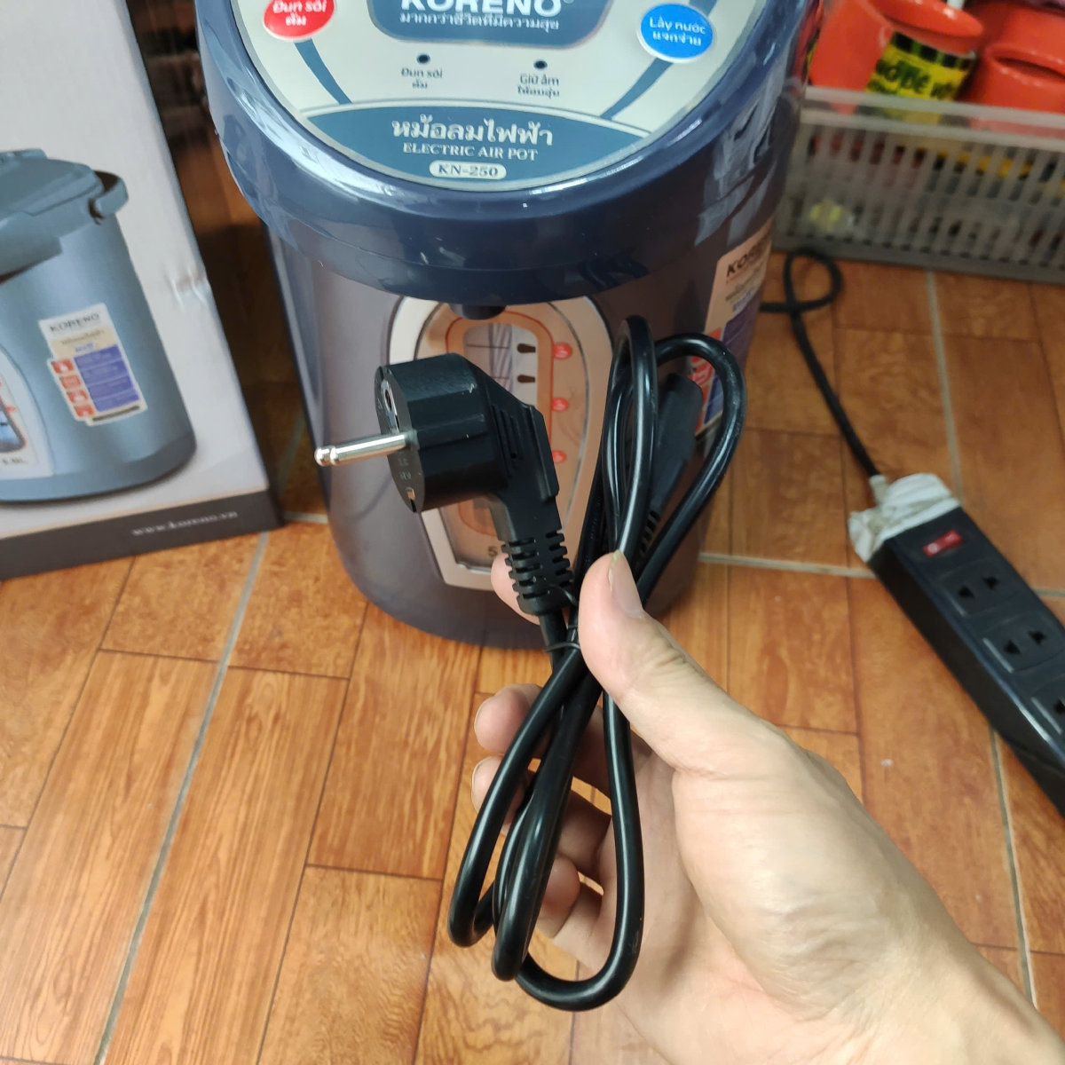 Bình thủy điện Thái Lan KN-250 dung tích 5L - 3 Cách Lấy Nước Thông Minh - Hàng chính hãng