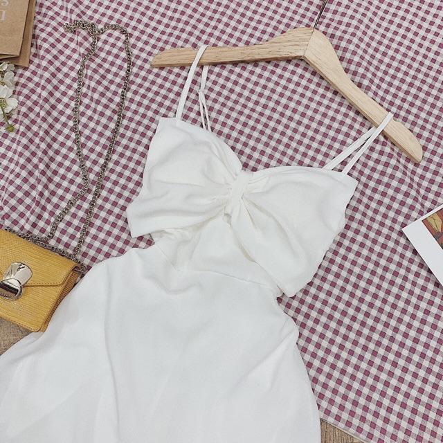 Đầm Trắng nơ to bản trước ngực