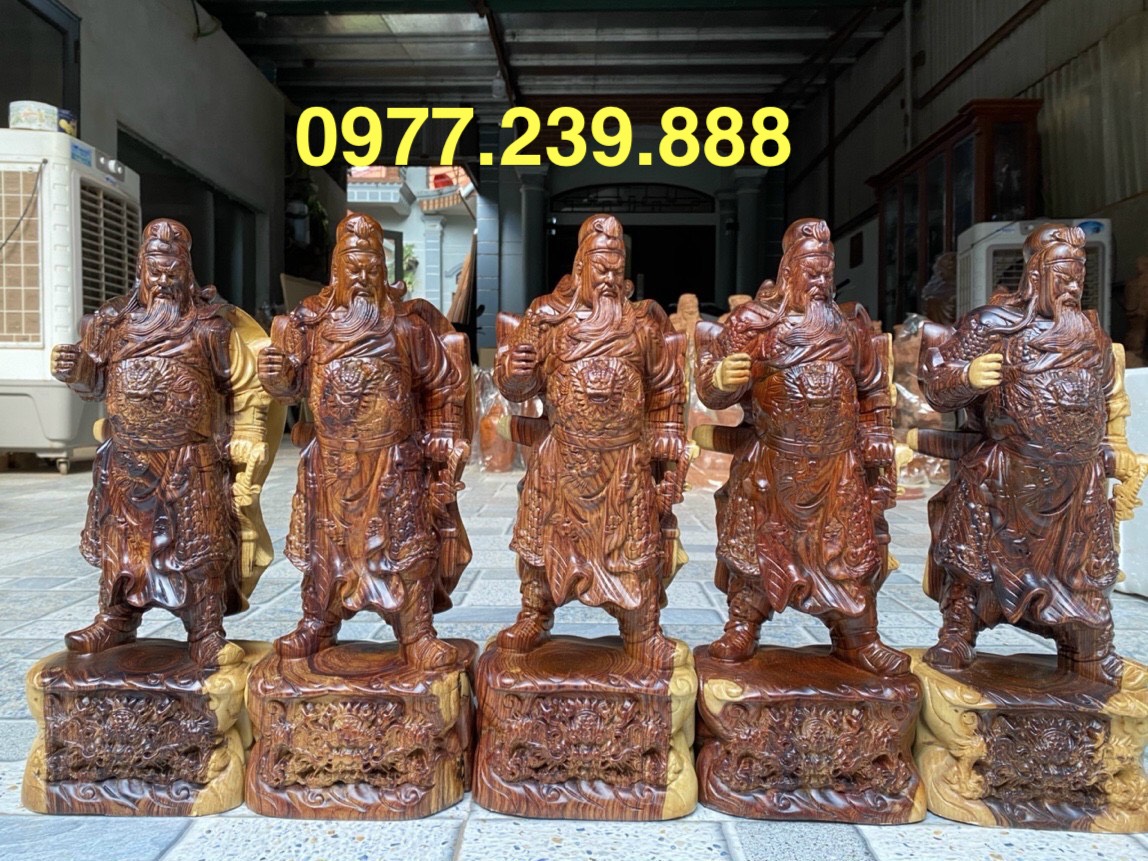 Tượng quan công bằng gỗ cẩm 30cm