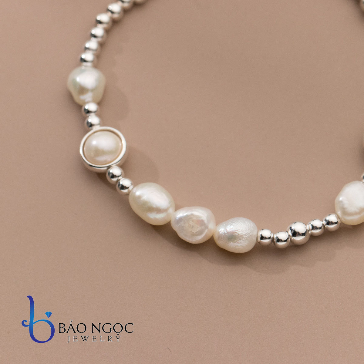 Lắc Tay Bạc Nữ Hình Trái Tim, Lắc Ngọc Trai Nữ Gắn Charm Bạc Độc Đáo, Vòng Tay Bạc Nữ Gắn Charm Xinh Xắn - LT2813.BNT2812 - Bảo Ngọc Jewelry