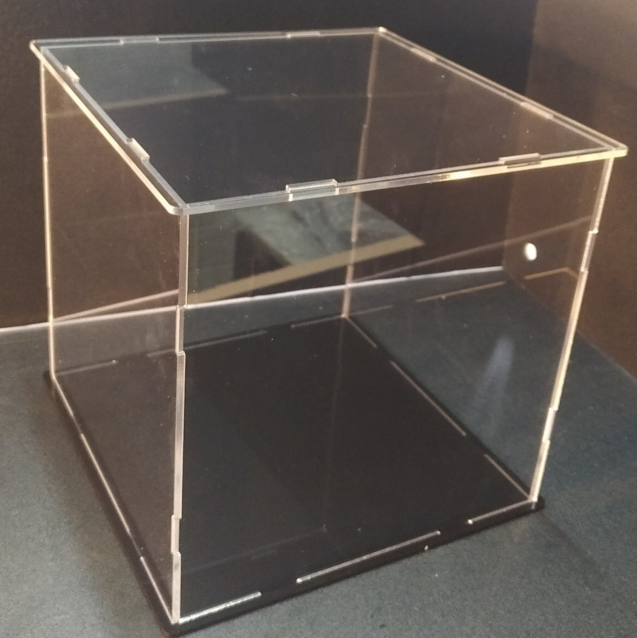 Hộp mica 12x12x32cm trưng bày chống bụi lắp ghép