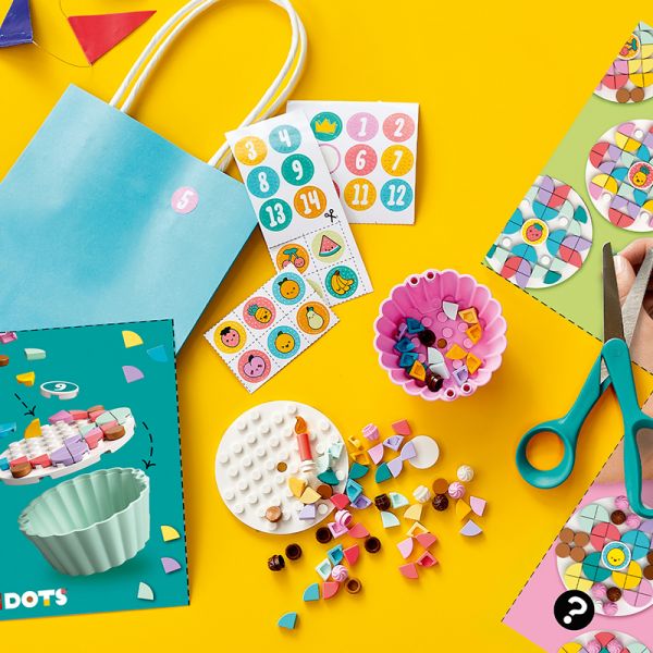 BỘ LẮP RÁP LEGO DOTS 41926 BỮA TIỆC SINH NHẬT SÁNG TẠO
