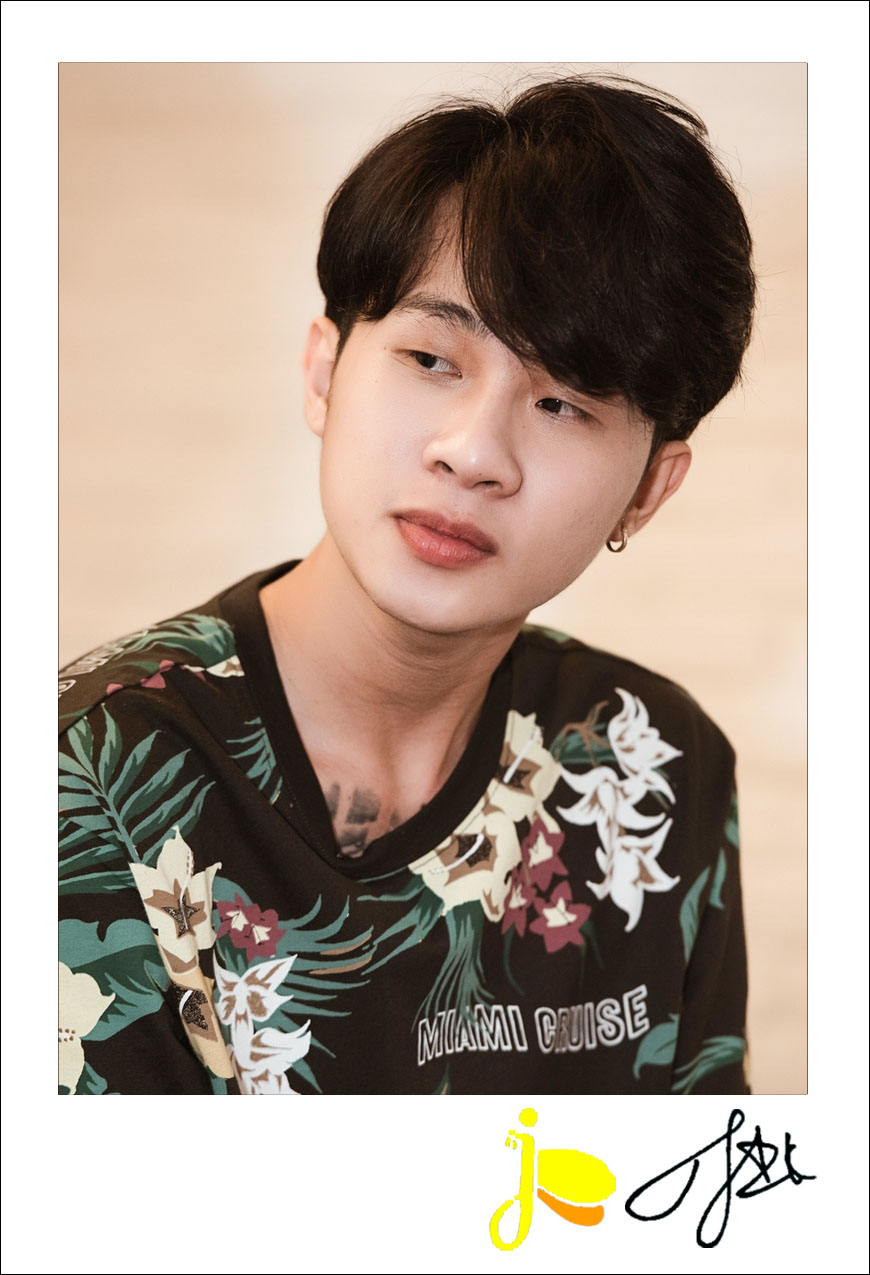 Ảnh JACK PHƯƠNG TUẤN card polaroid kèm chữ ký set 23 tấm khác nhau