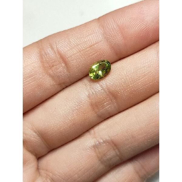 085*** L Đá Peridot (THIÊN NHIÊN) sạch 99%