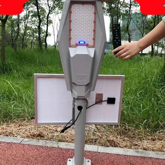 Đèn Năng Lượng Mặt Trời Đường Phố công suất 200W