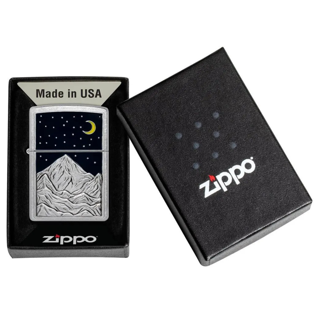 Bật lửa Zippo Mountain Emblem - Dòng Ốp Nổi Hình Núi Và Trăng Khuyết Chính Hãng Mỹ, Vỏ Street Chrome Cổ Điển, Chống Gió