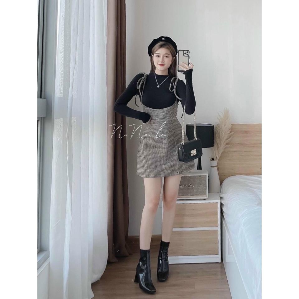 Sét bộ váy yếm nữ tính kèm áo thun đen tay dài thiết kế tinh tế Kgia fashion