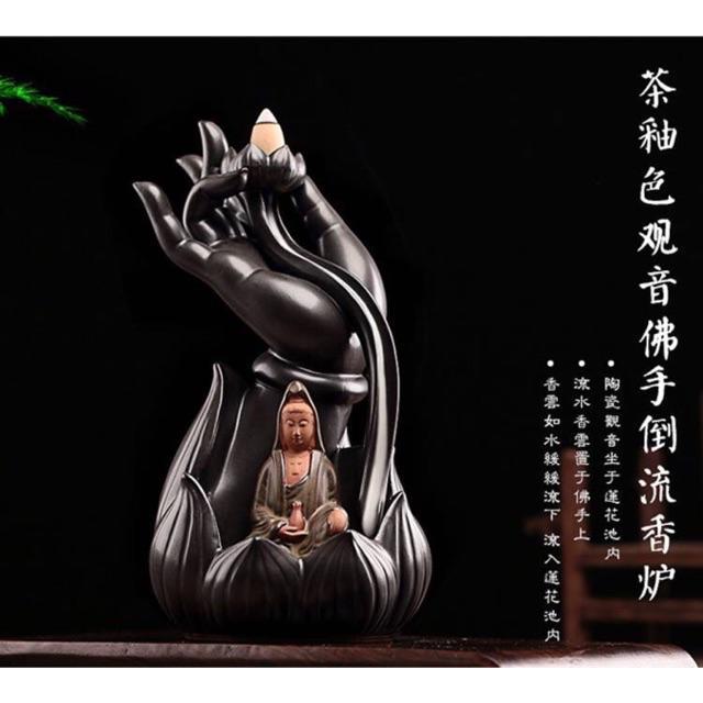 Thác khói trầm hương. Tượng đốt trầm bàn tay phật
