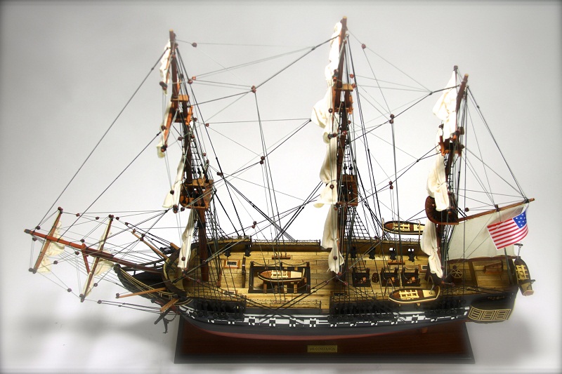 Thuyền gỗ trang trí USS Constitution dài 95cm (lắp ráp sẵn)