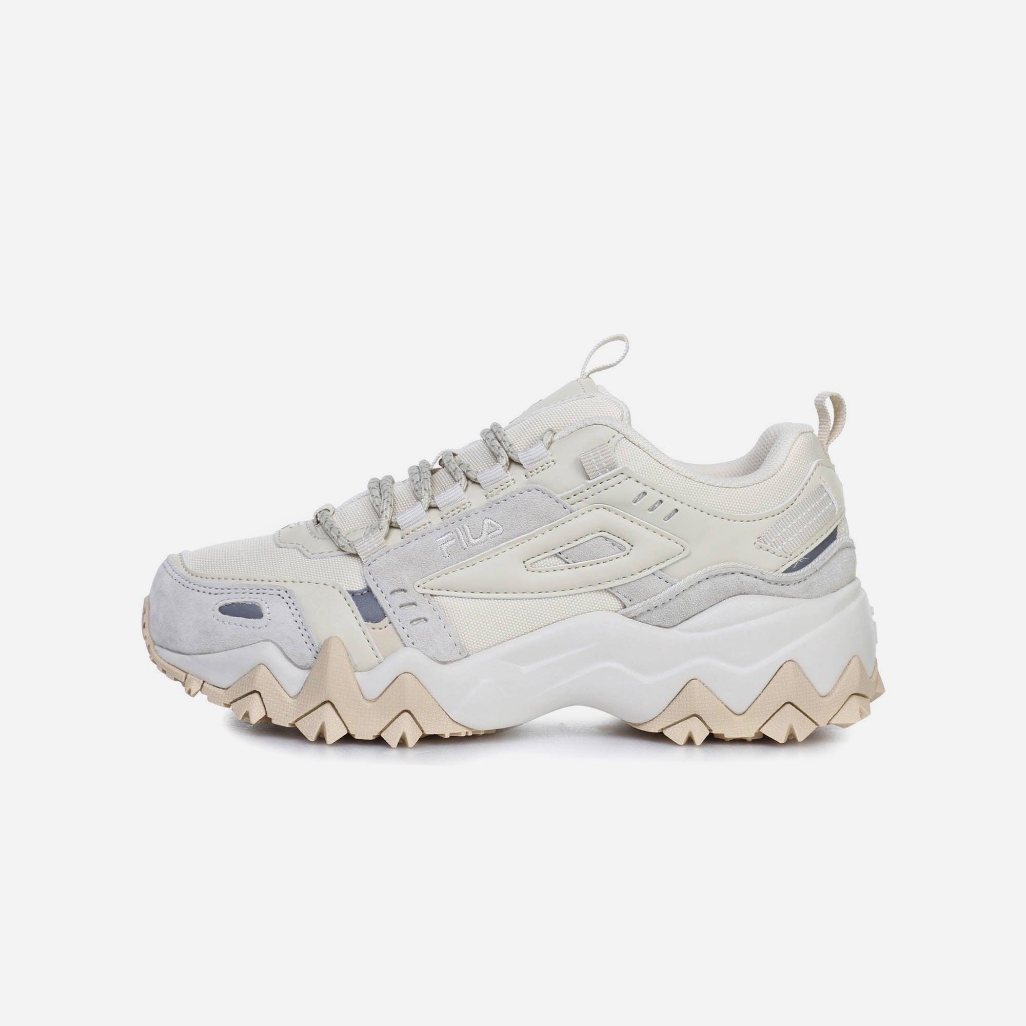 Giày sneaker unisex Fila Oakmont Tr BTS - Global Inline - 1JM00801D