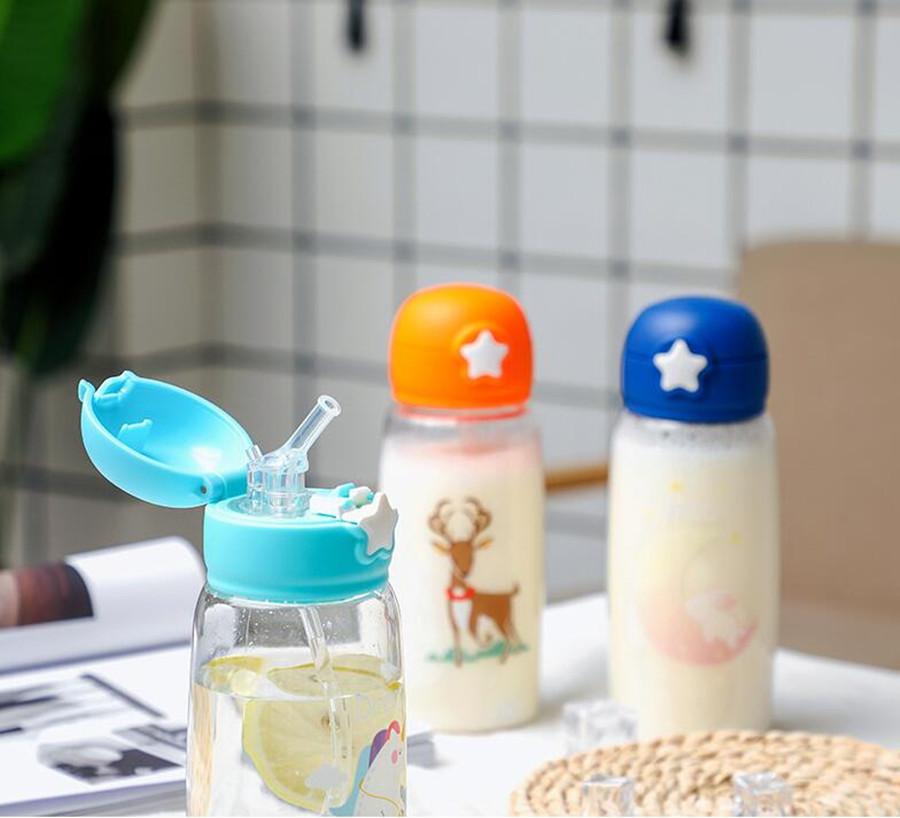 600ML Di Động Nước Thể Thao Có Ống Hút Hình Hoạt Hình Trẻ Em Uống Uống Nước Trẻ Em Bình Sữa Trẻ Em Ấm Siêu Tốc Có Túi Đựng