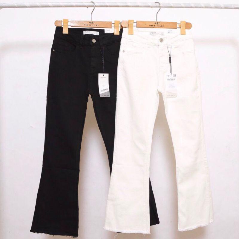 Quần Jean Nữ Dáng Loe, Rách Gấu – QJ02