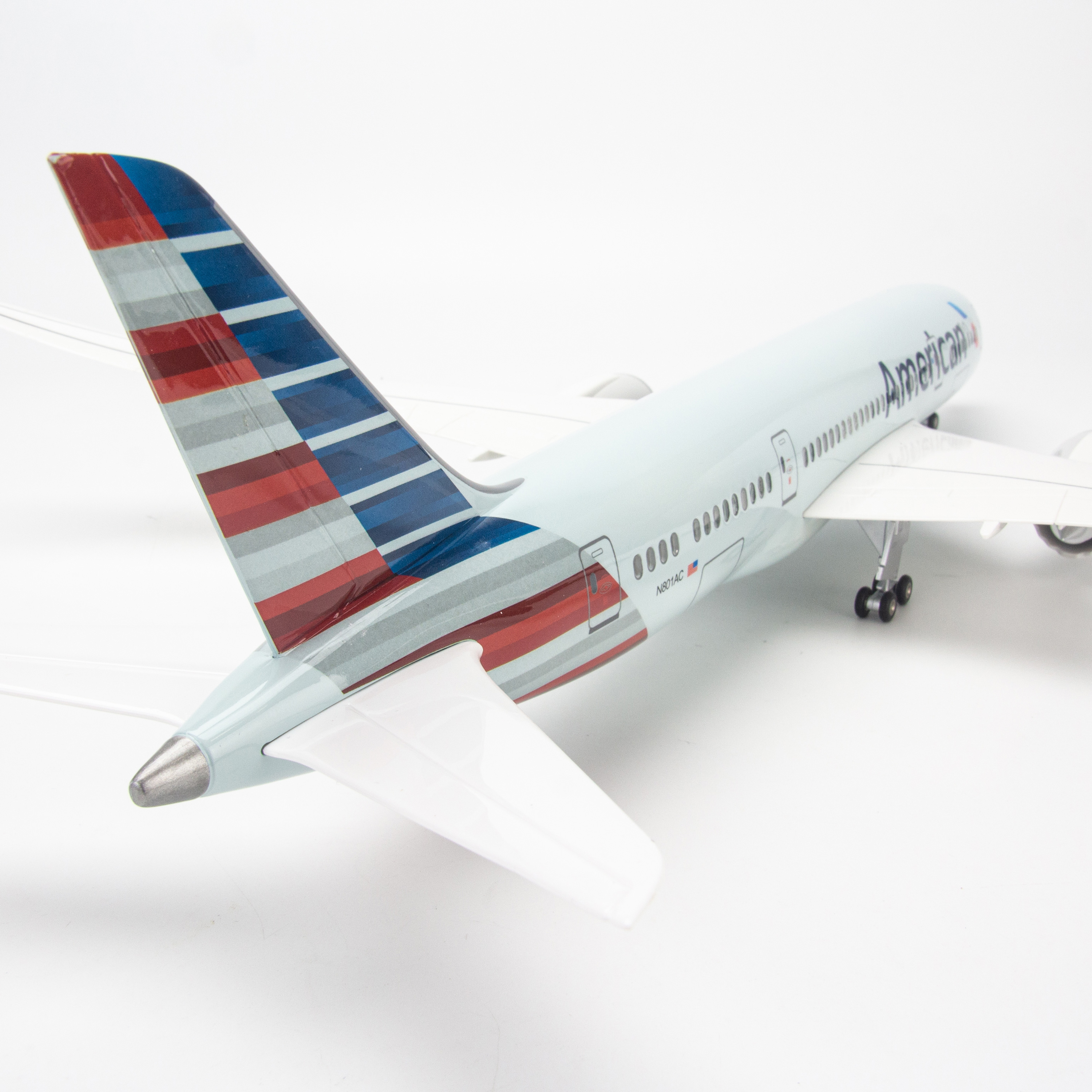 Mô hình máy bay American Airlines Boeing B787 lắp ráp có đèn 47cm MBMH46