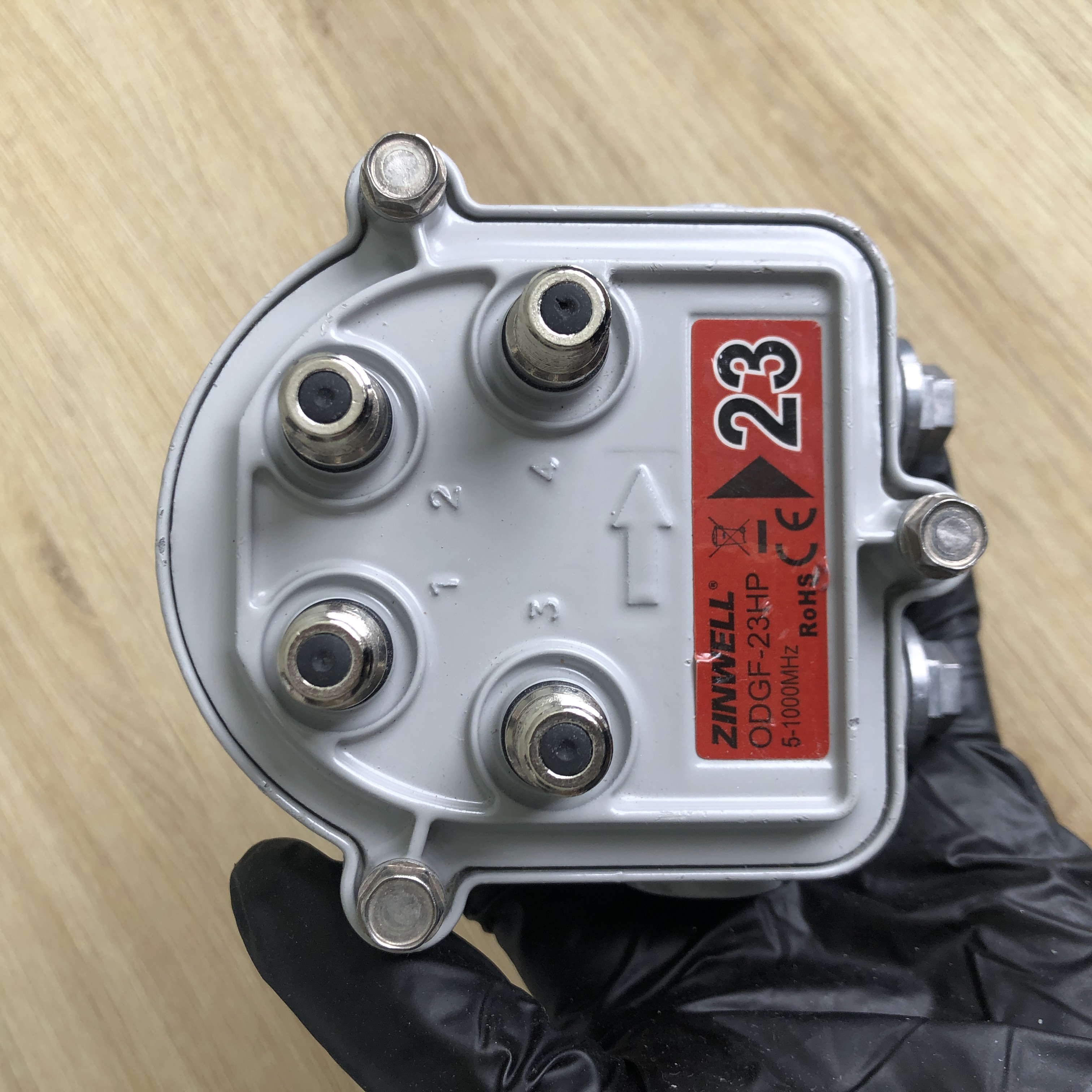 Bộ chia 4 way tap ngoài trời 14,17,23,26dB Zinwell