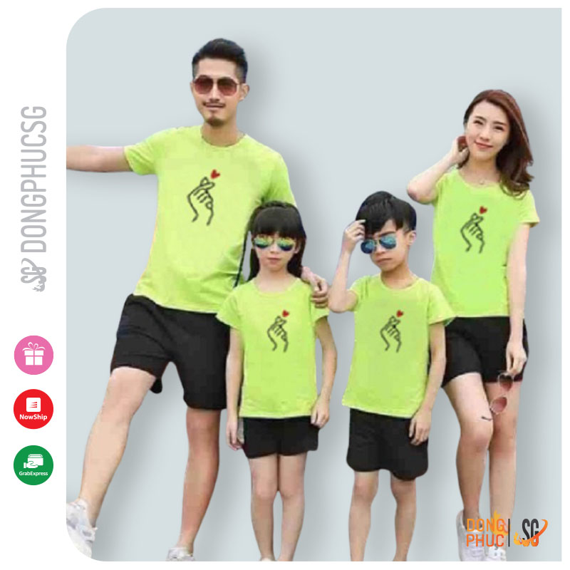 Áo thun đồng phục gia đình 3/4/5 người mẫu bắn tim màu xanh lá thun cotton mềm mịn GD309XL DONGPHUCSG