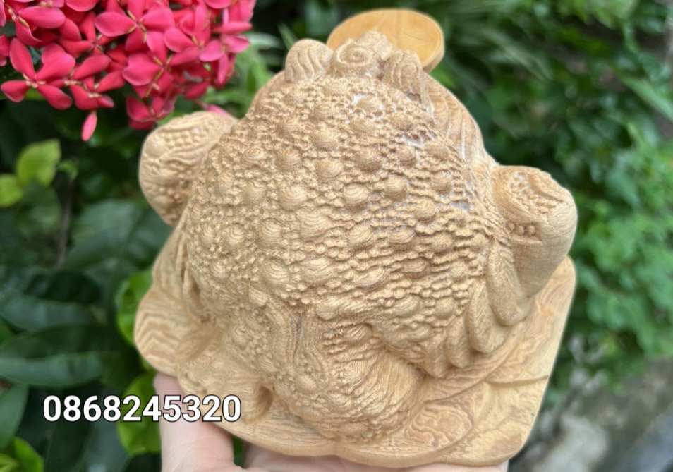 Tượng cóc thiềm thừ cầu tài ,cầu lộc bằng gỗ ngọc am thơm phức kt 15×12×9cm kt