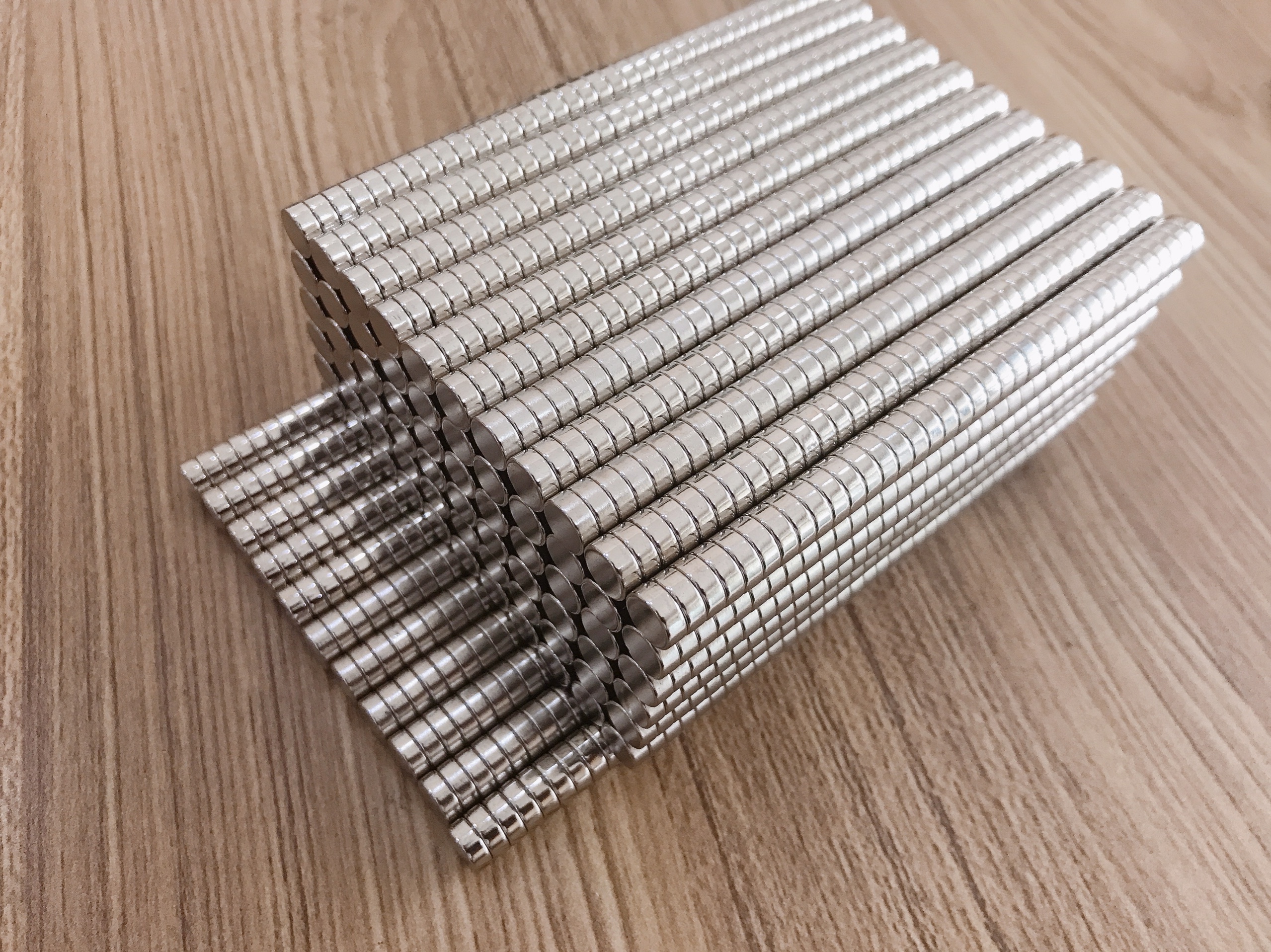 50 Viên Nam Châm Đất Hiếm Loại Tròn 8x3mm Mạ Niken Lực Từ N35 Cực Mạnh
