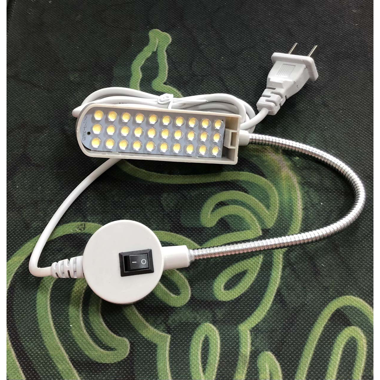 Đèn cần máy may 30 bóng led-đế hít nam châm-hàng việt nam
