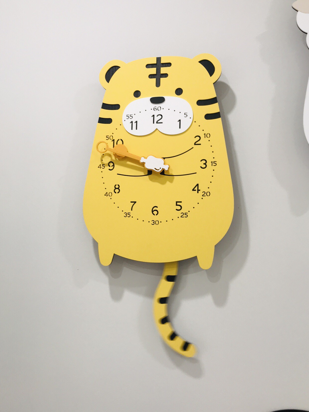 Đồng hồ treo tương, đồng hồ treo tường trang trí nhà cửa decor phòng con Hổ - Tiger wall clock