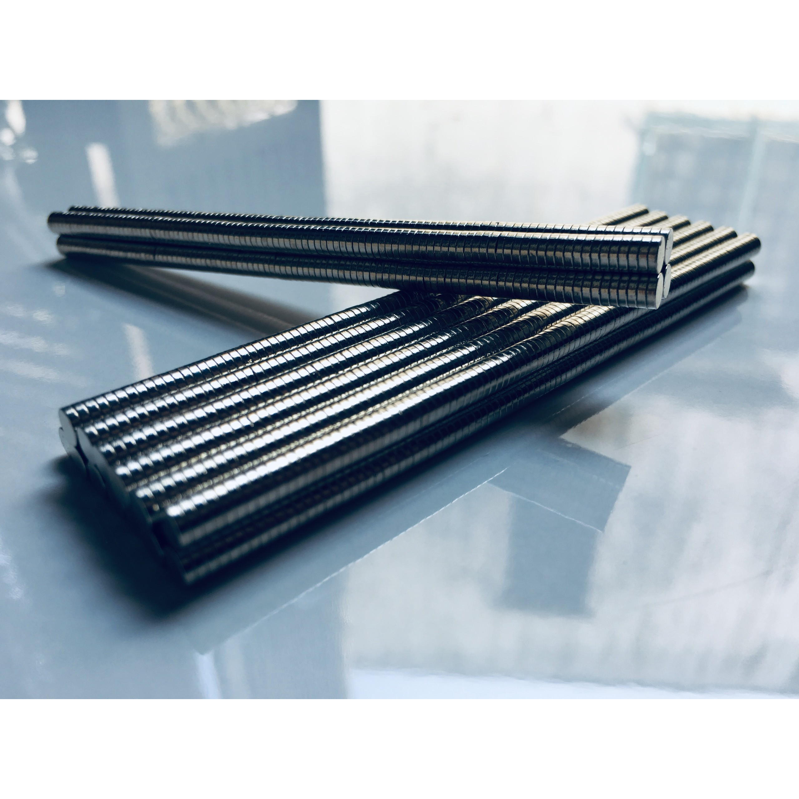 100 Viên nam châm đất hiếm NdFeB phi tròn 4x1mm, lực từ cực mạnh, nguyên liệu hoa tai không bấm