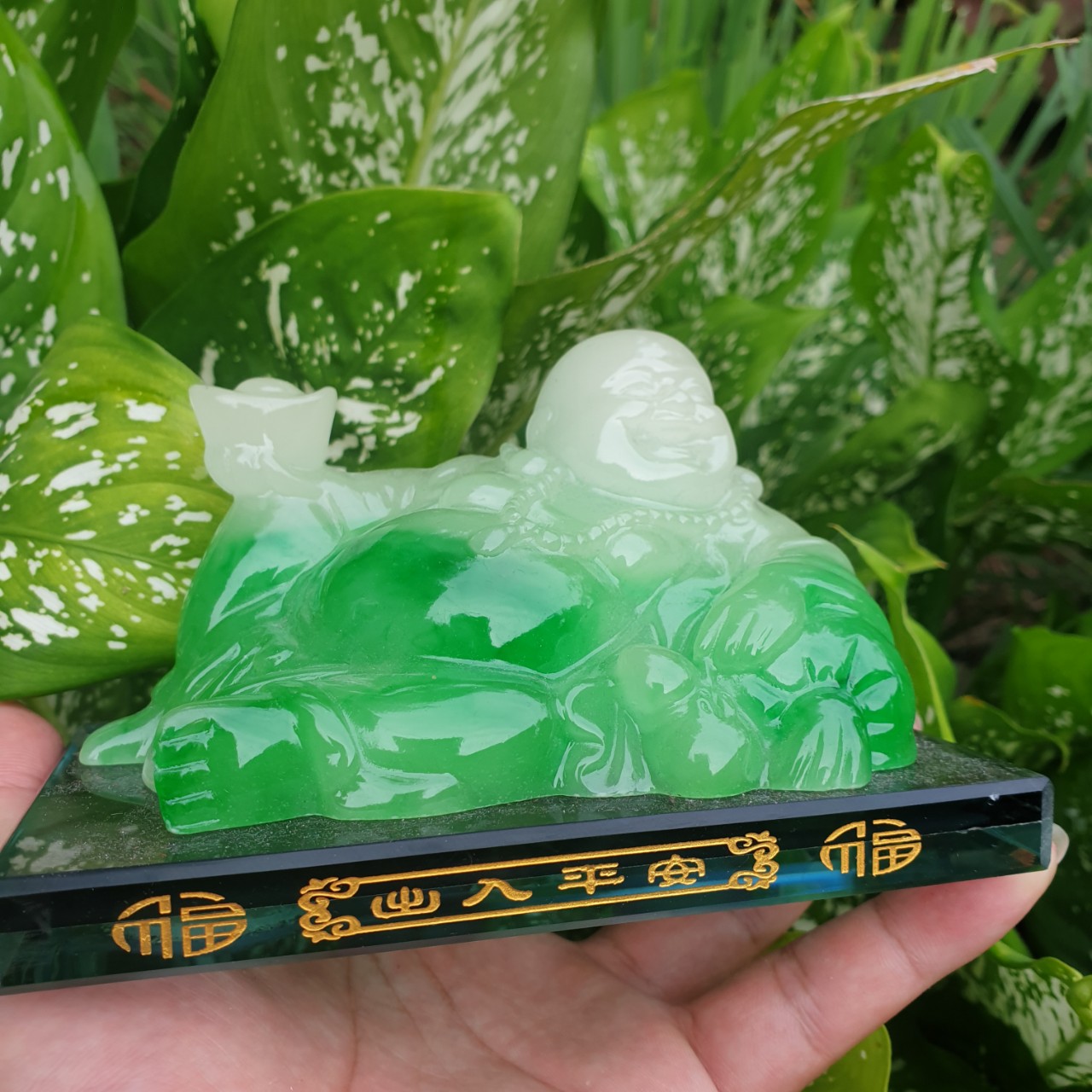 Tượng phật di lặc ngọc đá phong thủy có ngăn nước hoa gắn ô tô, để bàn làm việc