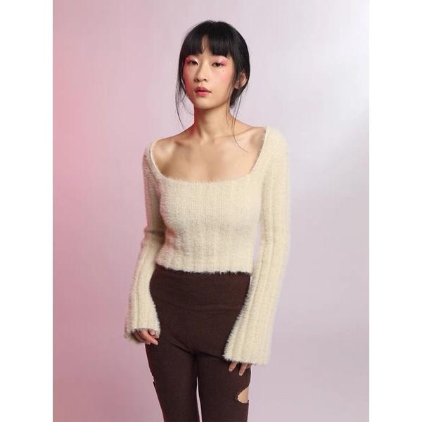 Áo croptop len lông cổ vuông tay loe