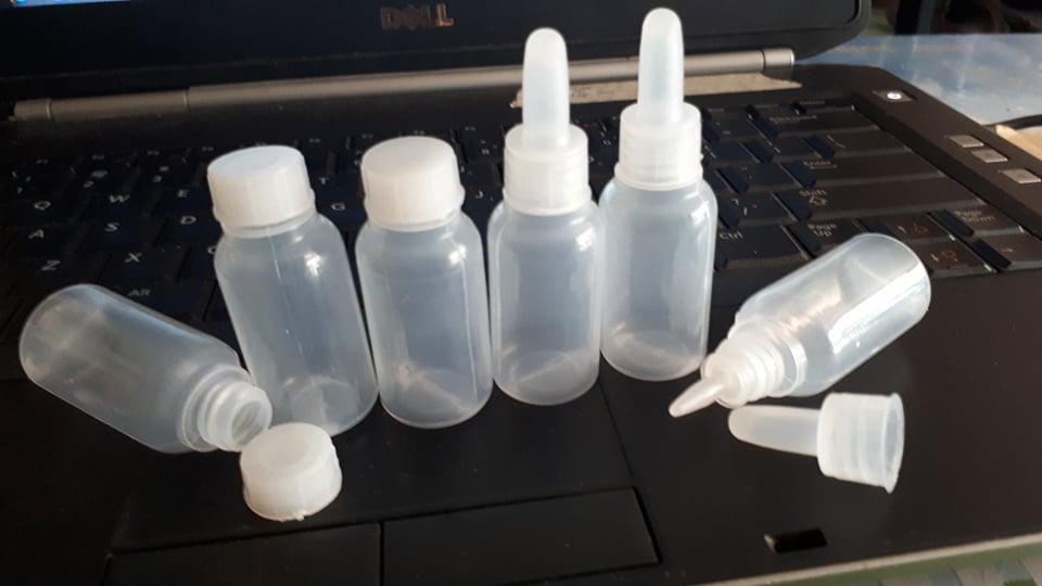 100 chai nhựa nắp vặn 10ml-20ml