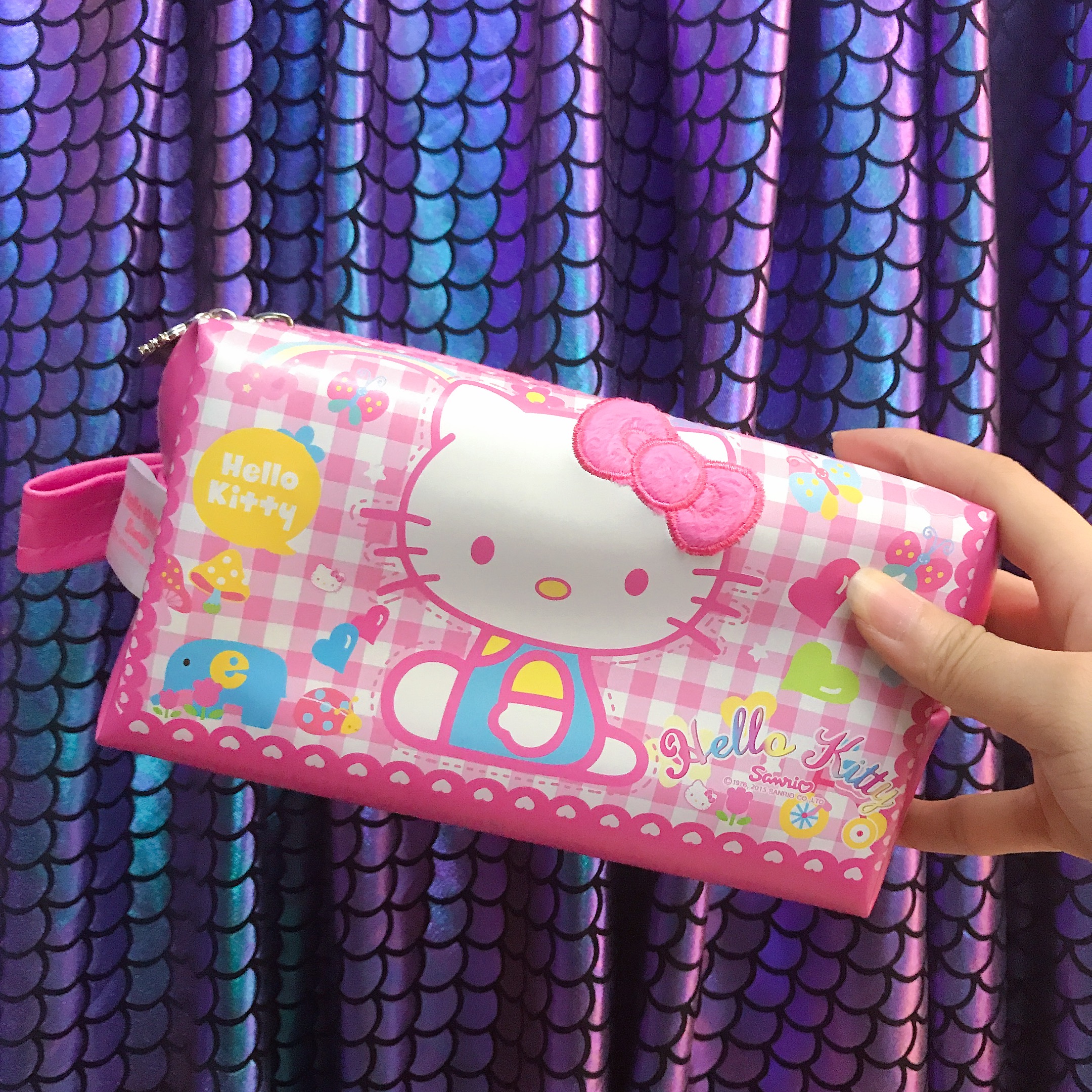 HỘP BÚT , BÓP VIẾT DA HÌNH MÈO HELLO KITTY SỌC CARO TIM MÀU HỒNG ( THÁI LAN ) - 1809KT09391 (18.5x6x10cm)