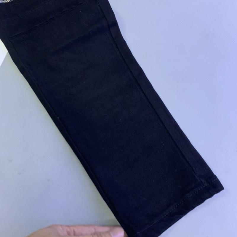 Quần Jean đen trơn hoạ tiết khoá sườn với khoá đầu gối QJHD29