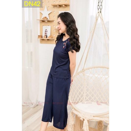 Đồ Bộ Mặc Nhà Chất Đũi Lụa Thêu Hoa Siêu Mềm Mịn Siêu Mát, Quần Lửng Cao Cấp Chính Hãng
