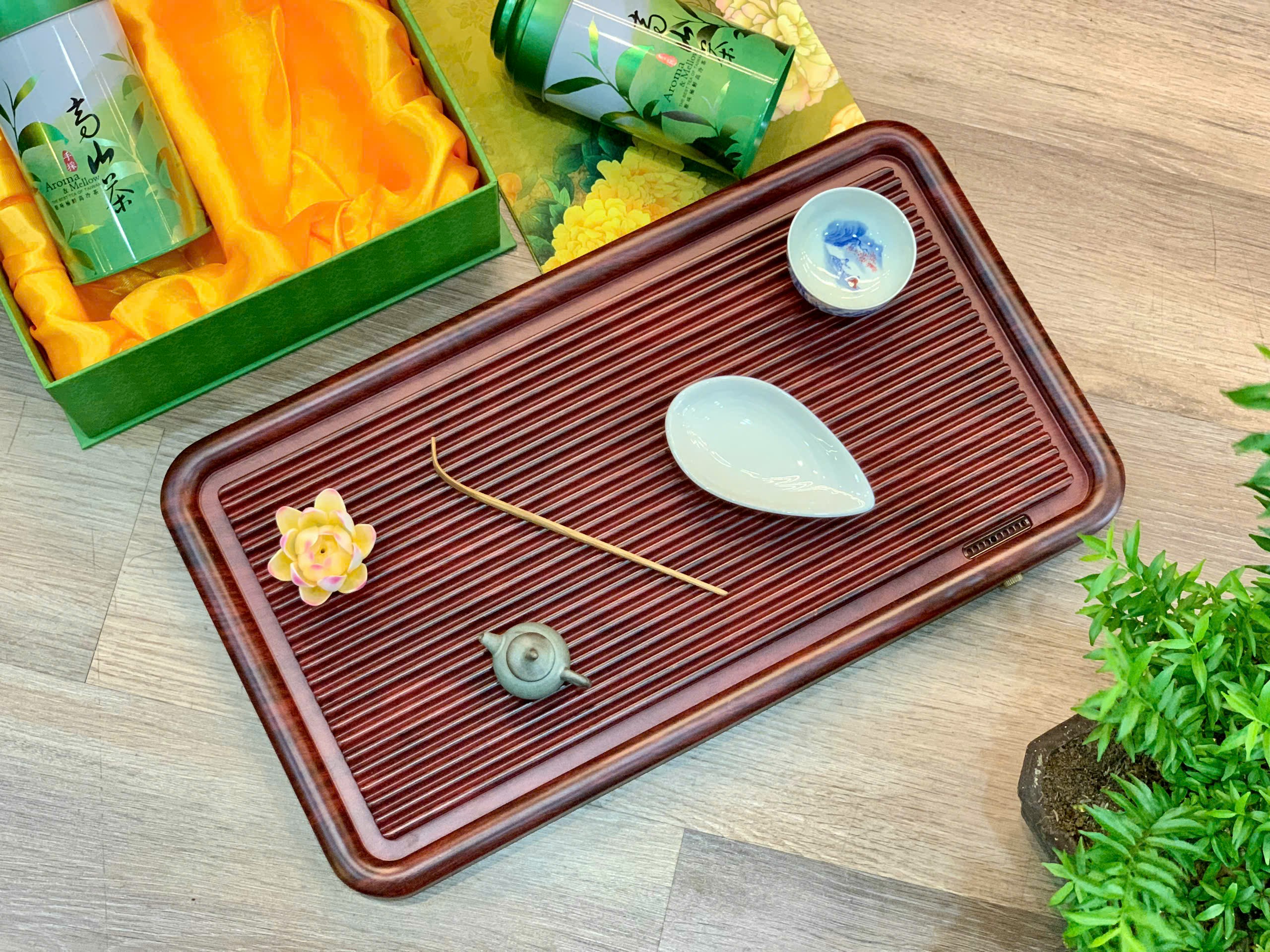 KHAY TRÀ GỖ HỒNG SẮC NGUYÊN KHỐI - ĐỘ BỀN CAO - 50cm x 28cm x 4cm