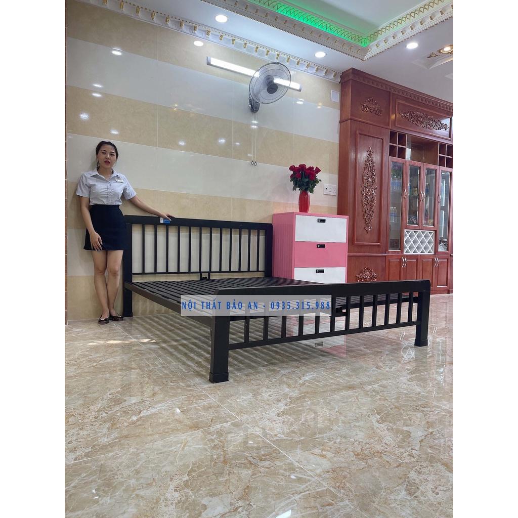 Giường sắt ngủ hộp vuông 4x8 - nhiều màu - kích thước 1m8x2m - bền đẹp