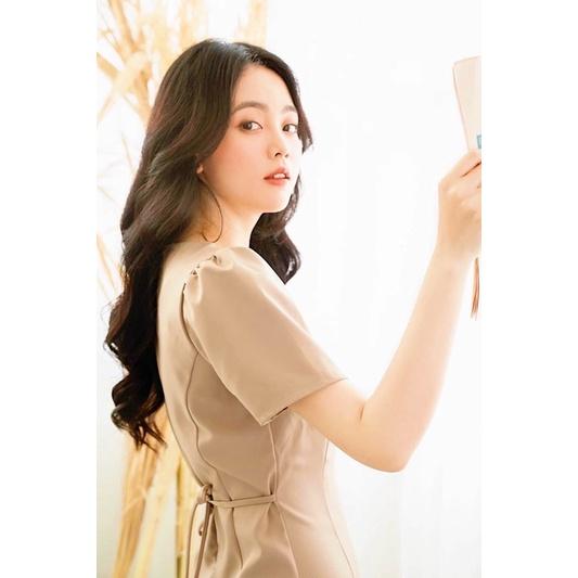 Đầm kem cổ V nút dừa