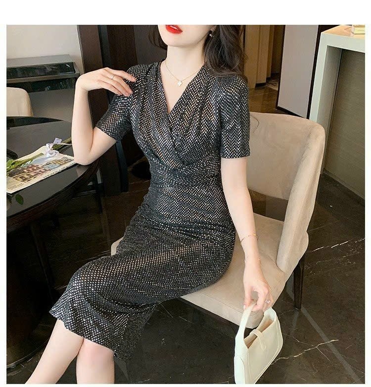 Đầm body thun kim sa cổ V cột nơ sang trọng