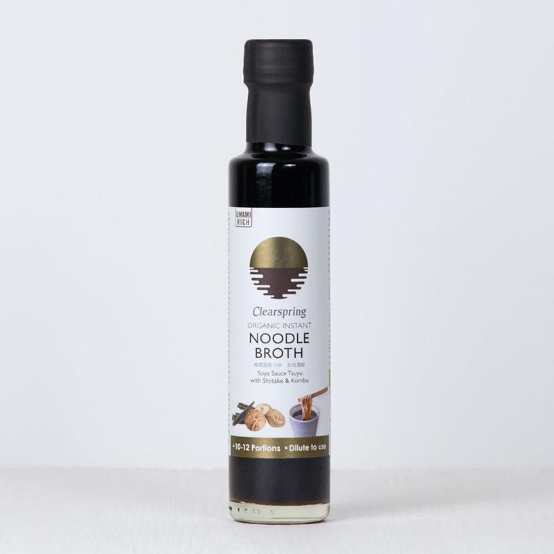 Nước dùng mì Tsuyu nấm Shiitake và kombu hữu cơ Clearspring 245ml