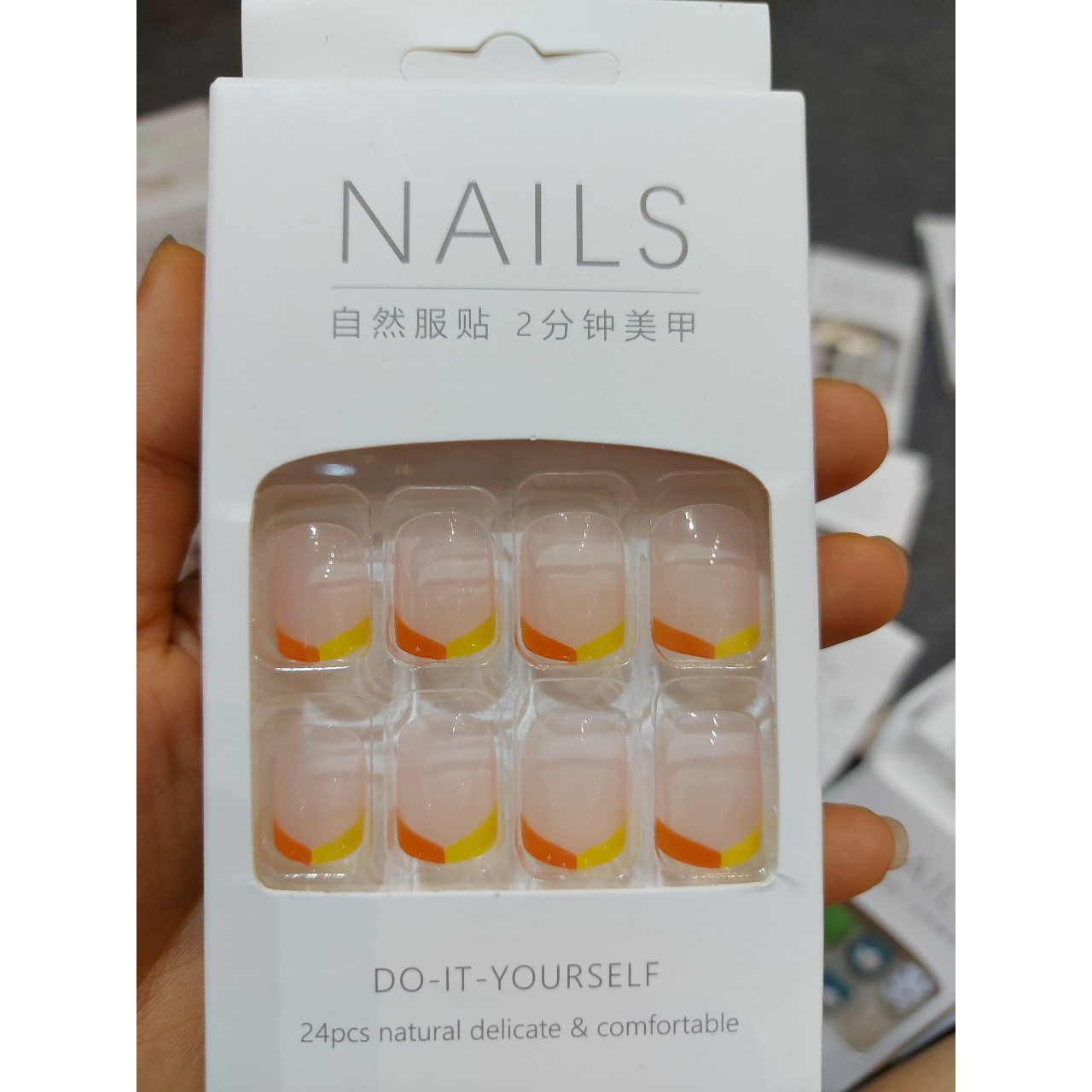 Bộ 24 móng giả nail thời trang nhiều màu.XX152