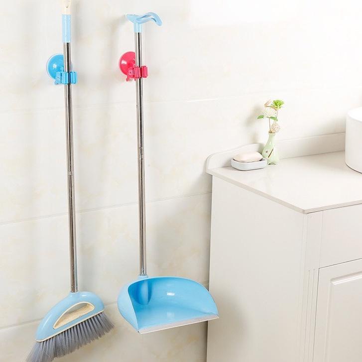 Móc treo chổi, cây lau đa năng hít chân không